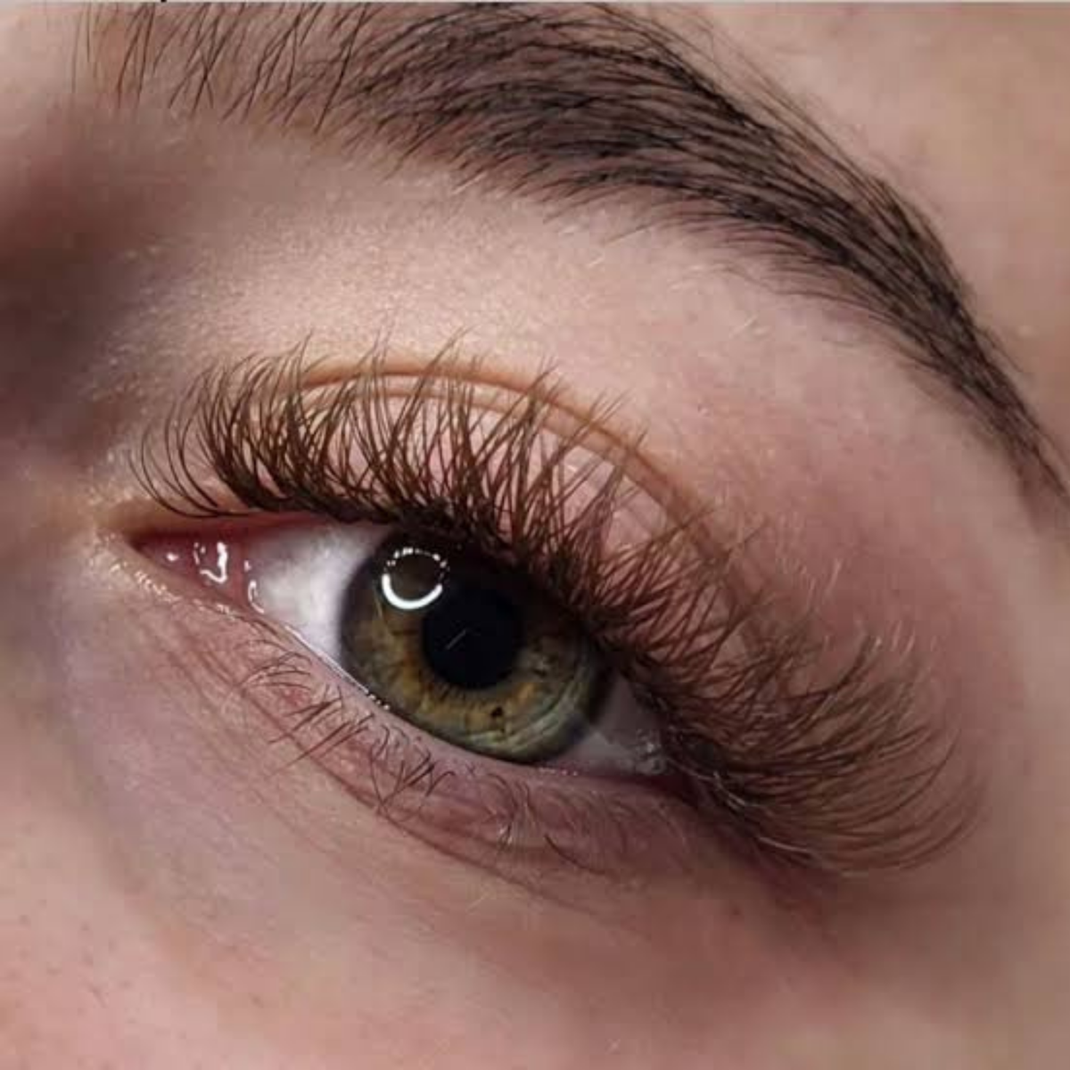 Pose complète d’extensions de cils — Styles variés