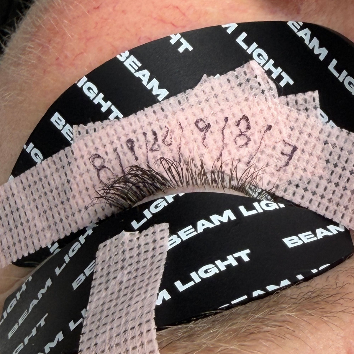 Extensions de cils UV - Pose complète
