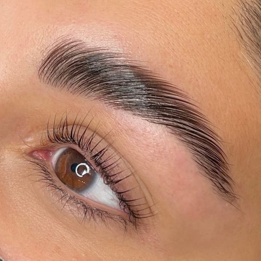 Lamination des sourcils - Browlift