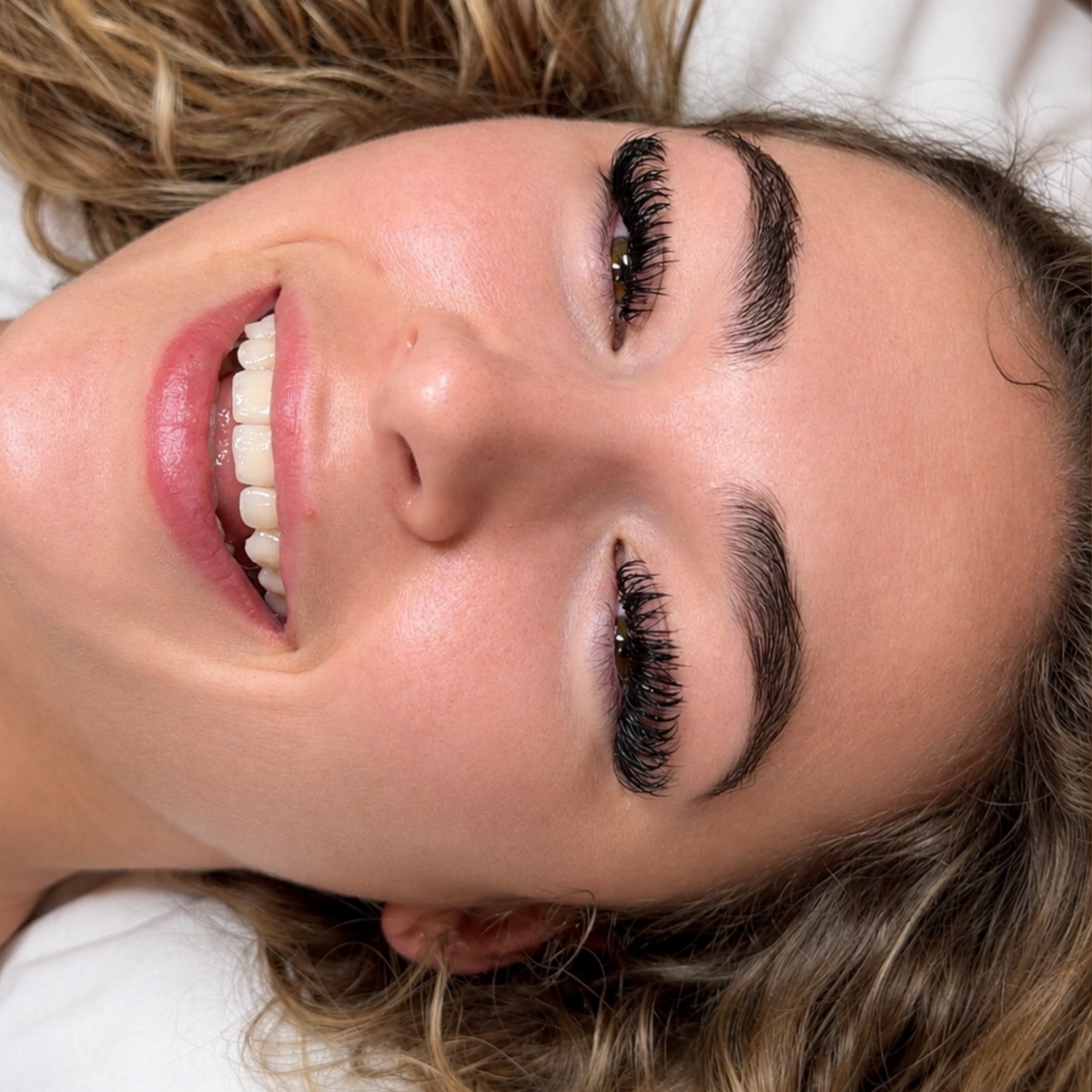 Extensions de cils UV - Pose complète