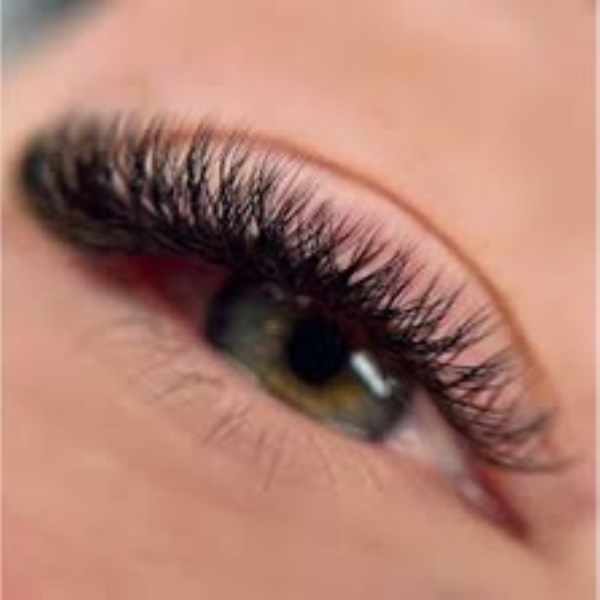 Pose complète d’extensions de cils — Styles variés